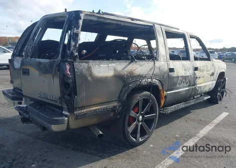 1999 Chevrolet Suburban 1500 Lt z USA, uszkodzony, nr VIN 3GNFK16R0XG133371